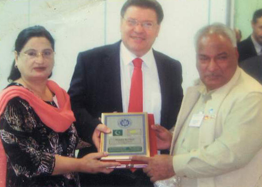 Shield to Mr. PAMBIS KYRITSIS G.S. PEO CYPRUS Photo2